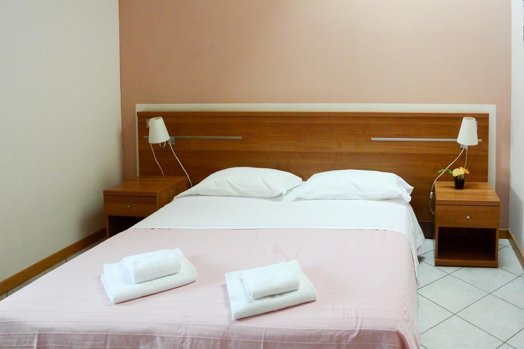 Albergo Meuble Abatjour Mantua Buitenkant foto