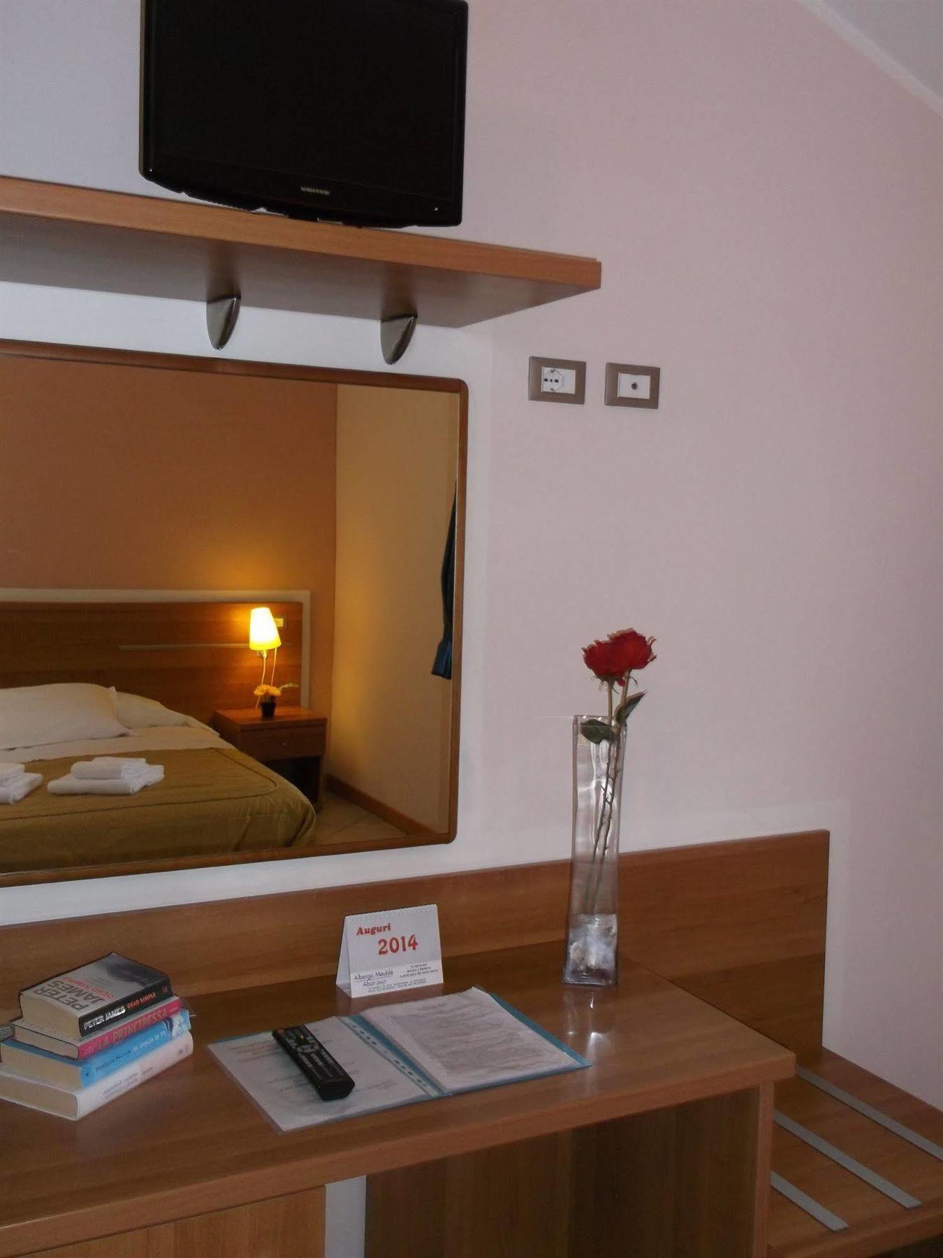 Albergo Meuble Abatjour Mantua Buitenkant foto