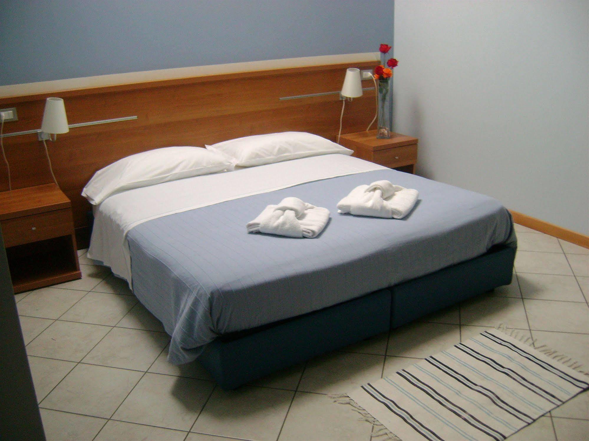 Albergo Meuble Abatjour Mantua Buitenkant foto